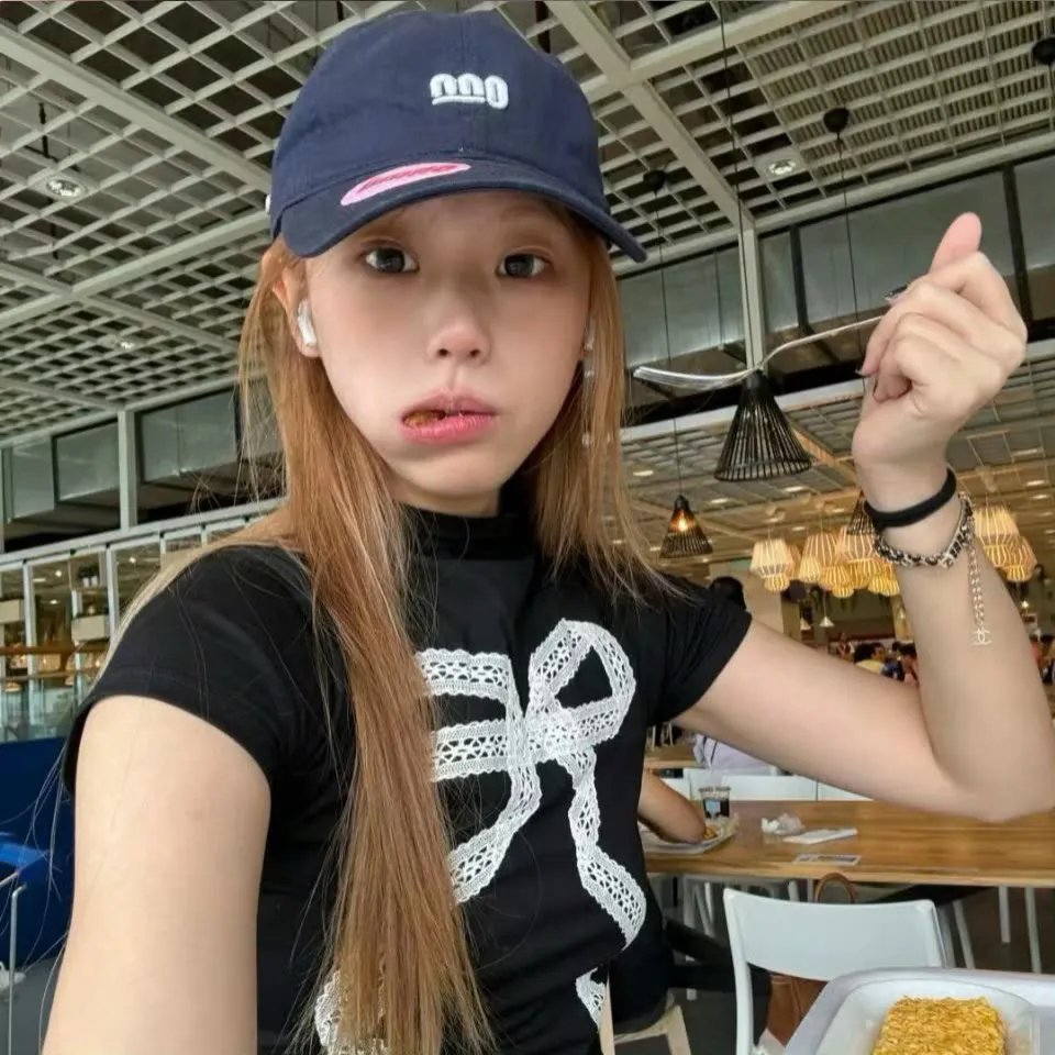 出墙花